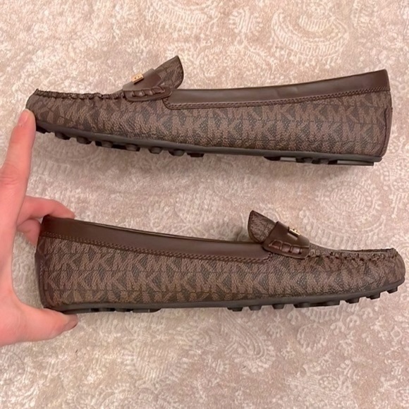 Brand New Michael Kors Brown Loafers Slip On Flats w/ Gold Tone Metal Logo Bar - Picture 9 of 16